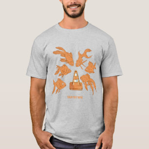 Vägkoner och orange guldfisk t shirt