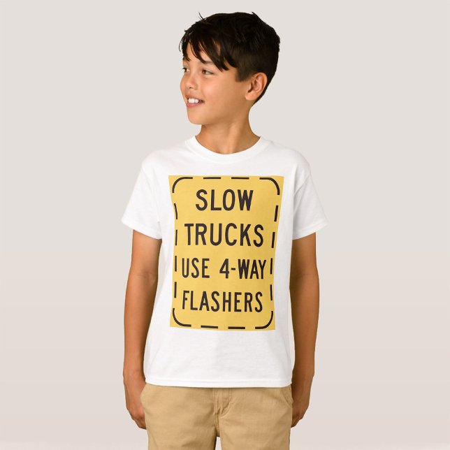 Vägnamsskylt för långsamma lastbilar t shirt (Skapare uppladdad)