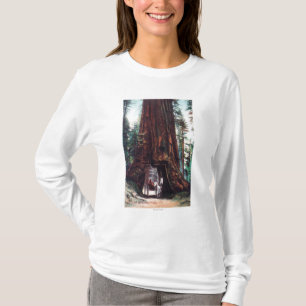 Vagnsresande under en jätte- redwoodträd t shirt