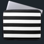 Vågrät Black and White Rand Laptop Sleeve<br><div class="desc">Fet svart och vitt rand i vågrät eller i lodrät mode är en modern klassisk grafisk design stil som alltid ger en underbar anpassningsbar åt dig själv eller åt någon som är speciell på din lista, och dessa ger säkert intryck på vilket festligt tillfälle som helst. Skicka e-post till oss...</div>