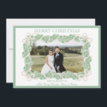 Vågrät för lagning av vattenfärg på julgranar julkort<br><div class="desc">Vattenskärg Julgarland Stocking Vintage One Photo Helgdag Card. Det här vackra julfotkortet har en färgad julgranstragland med vita bogar som ram för ett foto. Baksidan av inbjudan är julklappar med julgranar och bovar. Det är perfekt om du är tittar för ett klassiskt, söderut, barnsligt julkort. Meddelande mig om du behöver...</div>