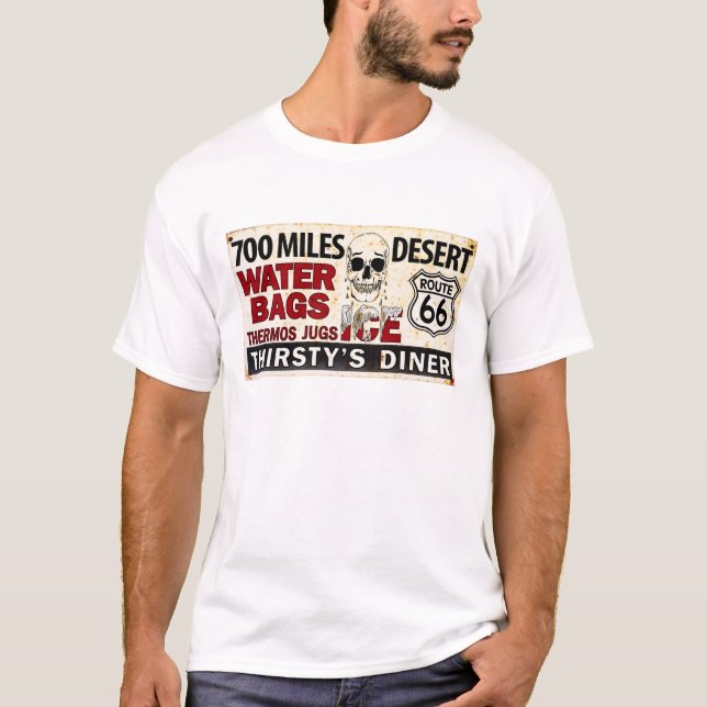 Vägskylt 66-700 miles mot vägskylt t-shirt (Framsida)