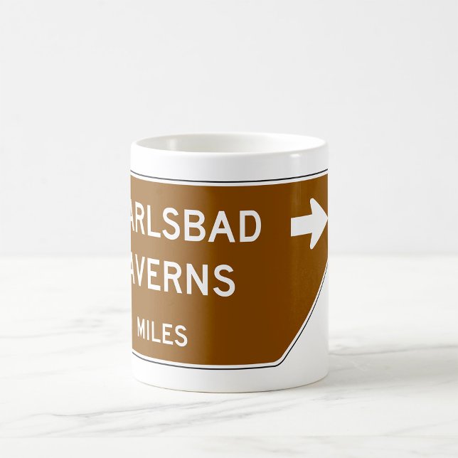 Vägskylt för Carlsbad Caverns National Park Kaffemugg (Skapare uppladdad)