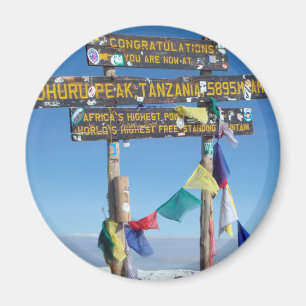 Vägskylt på toppen av Kilimanjaro kenya Magnet