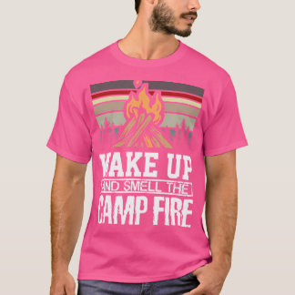 Vakna upp och dra upp Campfire Retro Sunset Campin T Shirt