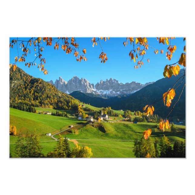 Val di Funes Valley med höst löv print Fototryck (Framsidan)
