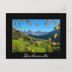 Val di Funes Valley med höst löv-svarta kort