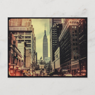 Väldegatan beskådar vykort