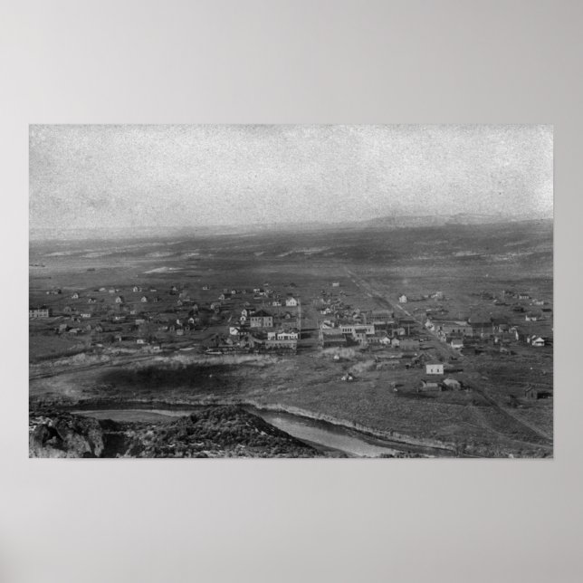Vale, Oregon Birds Öga View of Town Photograph Poster (Framsidan)