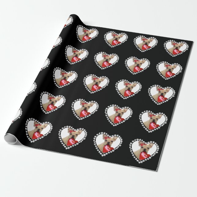 Valentin fransk bulldogghund som slår in papper presentpapper (Utrullad)