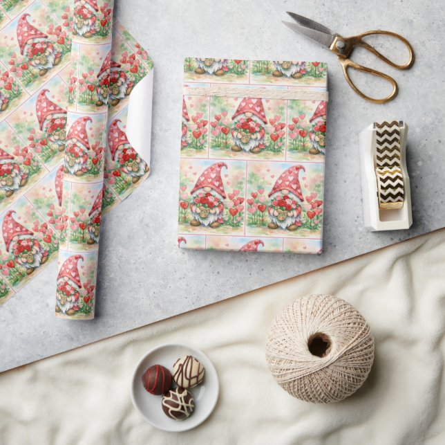 Valentine-dvärg med rödbukett presentpapper (Hantverk)