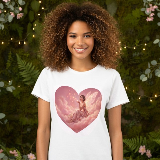 Valentine Fairy on Pink Clouds Fantasy Art T Shirt (Skapare uppladdad)