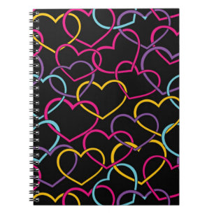 Valentine-mönster med färgade hjärtan anteckningsbok med spiral