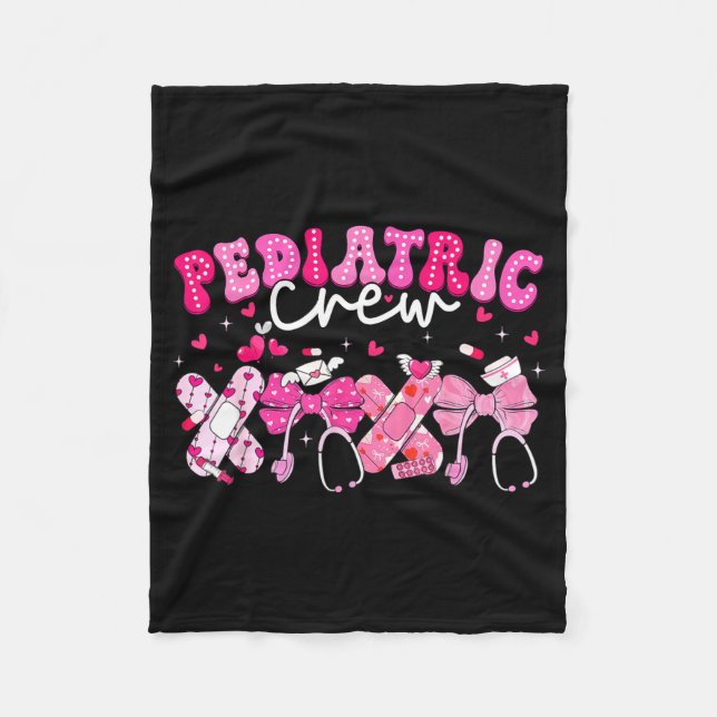 Valentine Pediatric Crew Xoxo Nurse Coquette Bow P Fleecefilt (Framsidan)