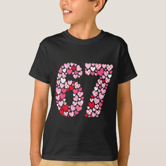Valentine’s Day 67 Hearts Romantic Funny Six Seven T Shirt (Framsida)