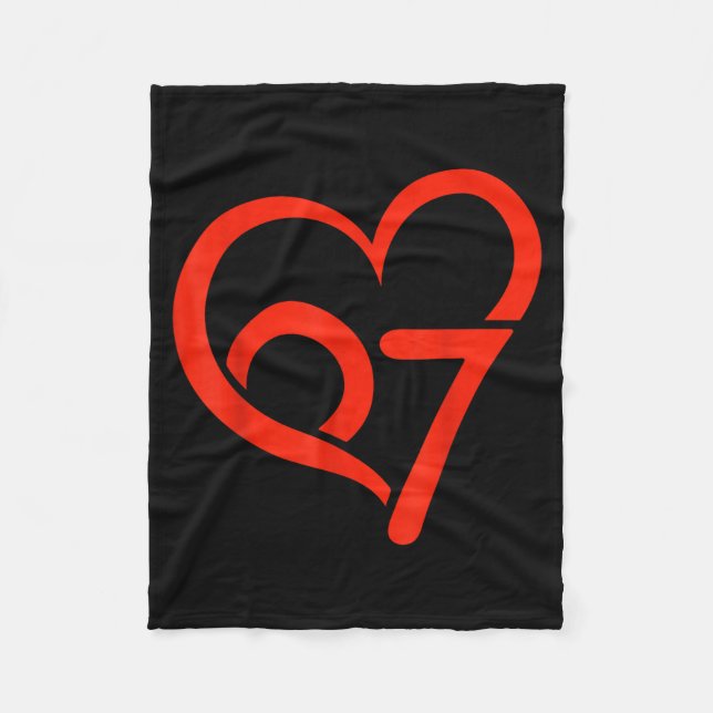 Valentine’s Day 67 Meme 67th Birthday 6 7 Valentin Fleecefilt (Framsidan)