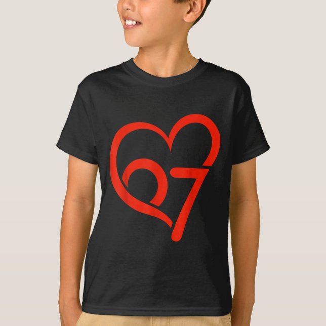 Valentine’s Day 67 Meme 67th Birthday 6 7 Valentin T Shirt (Framsida)