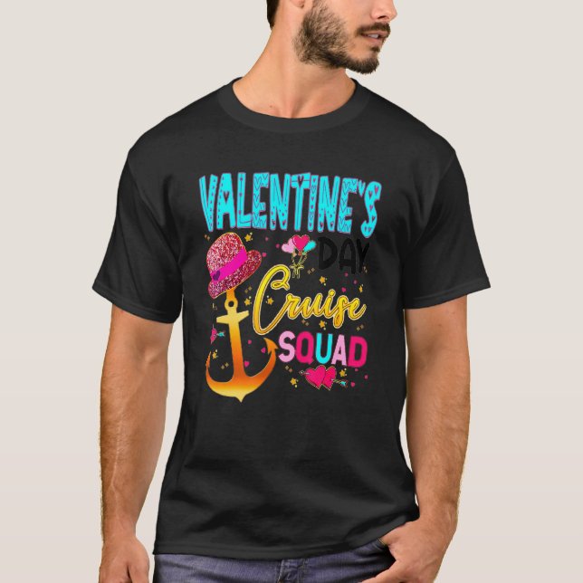 Valentine's Day Cruise Squad Couple Family Friend  T Shirt (Framsida)