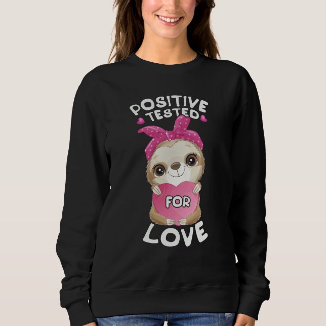 Valentine's day sloth with pink heart for her t shirt (Framsida)