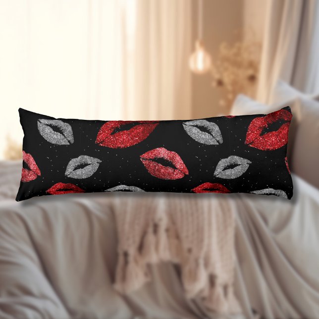 Valentines Röda Silver Glitterläppstift på Svart Kroppskudde (Skapare uppladdad)