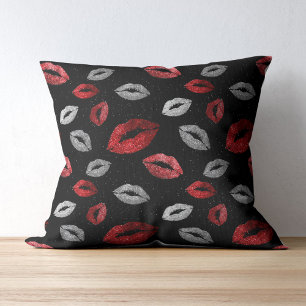 Valentines Röda Silver Glitterläppstift på Svart Kudde
