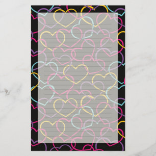 Valentinmönster med färghjärtor brevpapper