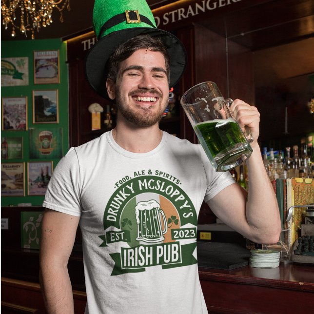Valfri Namn Irish Pub | Lustigt St patrick's day A T Shirt (Skapare uppladdad)