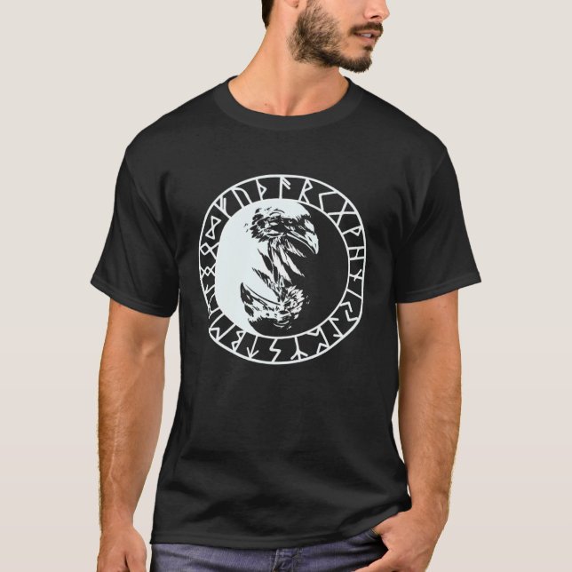 Valhalla Raven Ravens Odin s Runes Norse Runes Vik T Shirt (Framsida)