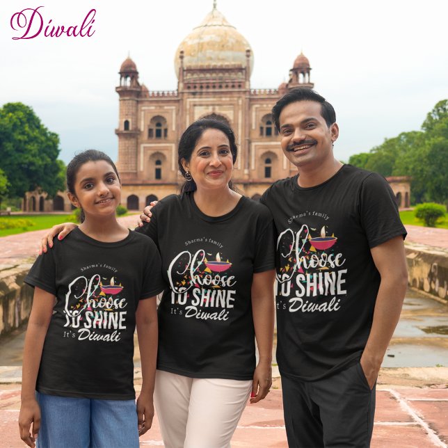 Välj att visa anpassadet Diwali T Shirt (Skapare uppladdad)
