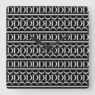 Väljer initialt brev D för monogramen, Fyrkantig Klocka