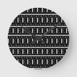 Väljer initialt brev E för monogramen, Rund Klocka