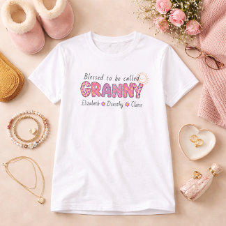 Välkänd för att kallas Granny Personlig Namn T Shirt