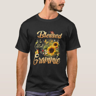 Välkänd för att kallas Mamma och Grammie St Patric T Shirt