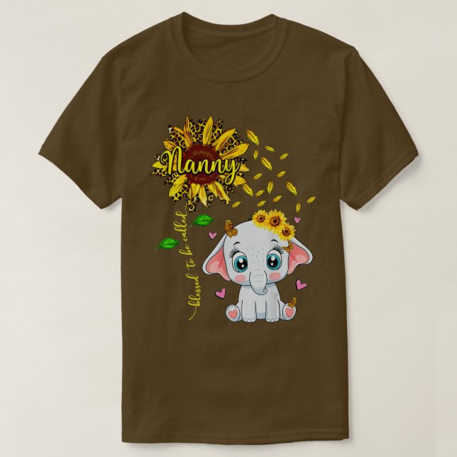 Välkänd för att kallas Nanny Solros Elephant T Shirt (Design framsida)