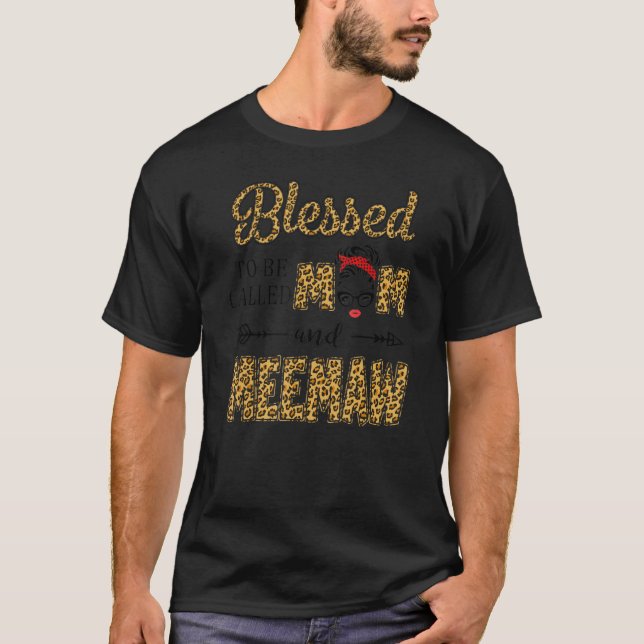 Välkänd som Mamma och Meemaw Leopard Mor T Shirt (Framsida)