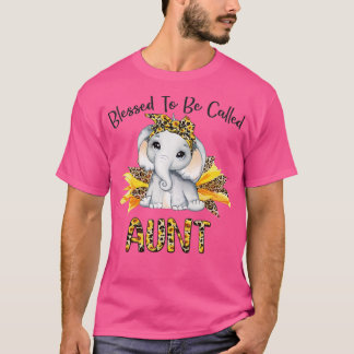 Välkänd som Moster Solros Elephant Mothe T Shirt