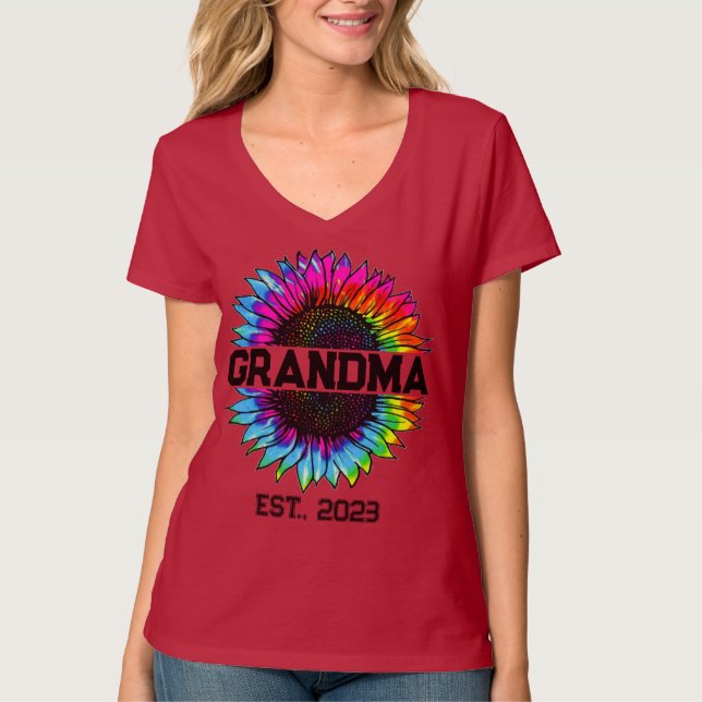 Välkänd som Nana Mimi Gigi Tie Die Flower T Shirt (Framsida)