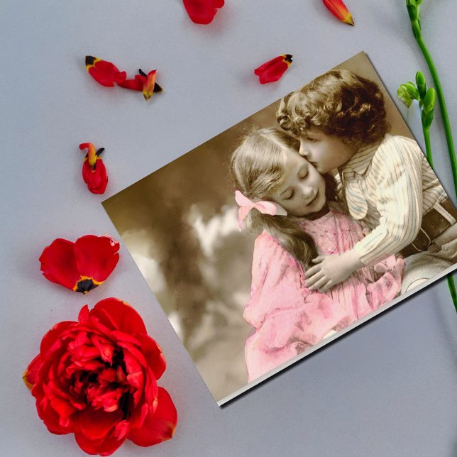 Välkomlig flicka och pojke vykort (Skapare uppladdad)