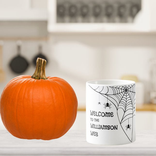 Välkommen till Halloween-Spindelnätet Kaffemugg (Skapare uppladdad)