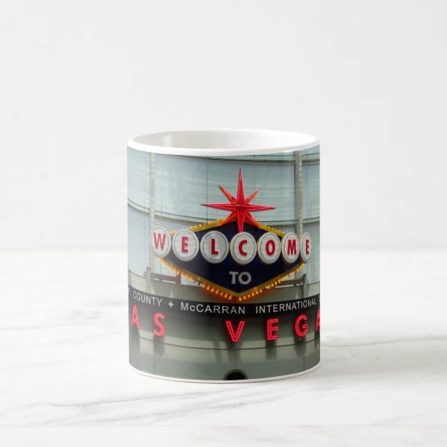 Välkommen till Las Vegas-flygplatsskylt Mugg (Center)