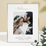 Välkommen till Modern Photo Bröllop Rehearsal Dinn Poster<br><div class="desc">Den här välkomstskylten för bröllop-repetitionsmiddagar i chic har en ren, modern utformning. Vi har gett den här minimalistiska designen en stänk av panache med "Välkommen" ovanför fotot i ett flytande modernt typsnitt som lyckas vara både elegant och livlig samtidigt. Vi kärlek är "W":s graciösa båge och den stiliserade, avlånga blomningen...</div>