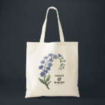 Välkommen till Periwinkle Blue Modern Blommigt Brö Tygkasse<br><div class="desc">En periwinkle-palett i färg sätter den här bröllop välkomstpåsen vid sidan av resten. Utformningen har en modern blommigt och du kan anpassa hela texten. Koordineringsposter tillgängliga.</div>