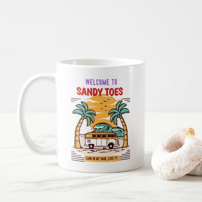 Välkommen till Sandy Toes Sommarstrand  Kaffemugg (Med munk)