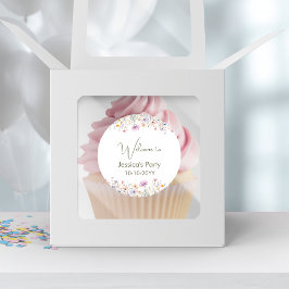 Välkommen till vår lilla Wildblomma Turning One Runt Klistermärke