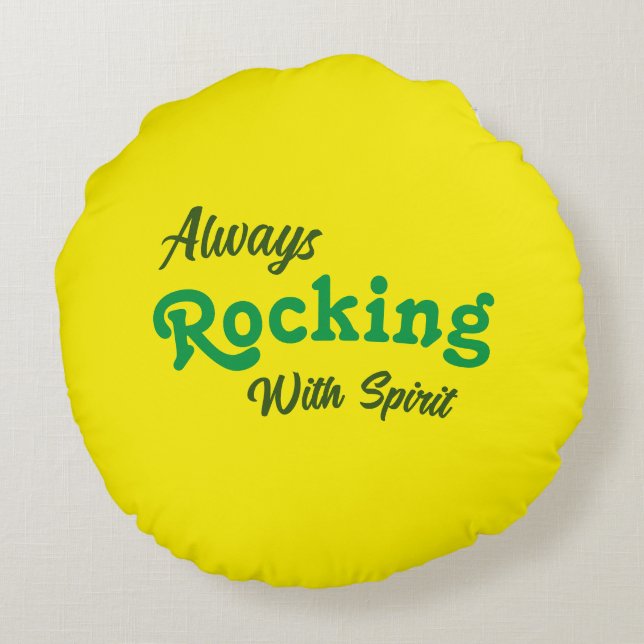 Välkommen till vår port / Alltid / Gult / Rund Kudde (Baksidan)