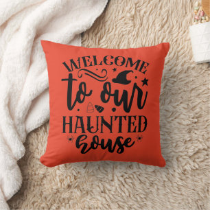 Välkommen till vårt jakthus Halloween Kudde