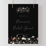 Välkomna till Wild Multicolor Floral Black Bridal  Poster<br><div class="desc">Den här vild,  plustiga,  svarta tidsknappen är perfekt för en modern bröllopsknapp. Utformningen har vattenfärgsblommor,   blommor,  lila-,  marinblommor och vit elegant med emerald grönt löv i mörkens bakgrund.</div>