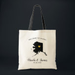 Välkomnandet för Alaska kartabröllop hänger lös Tygkasse<br><div class="desc">Gifta sig den välkommna gåvan för helgen hänga lös för ut ur towngäster till ditt bröllop och att presentera avbildar av Alaska,  med guld- hjärta.  Fyll totot med dina favorit- godbitar.</div>