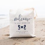 Välkomstblocket Bröllop sommar Seahorse Tygkasse<br><div class="desc">Välkomna gäster till sommarbröllopet i bröllop eller till destinationsbröllopet med den söta och moderna personligen tote bags. Kustdesignen är "välkommen till bröllop" i marinblått, handskript för kalligrafi, med utrymme att anpassa sig till namn och datum. Ett par sjöar som gåtts med av ett hjärta kompletterar utformningen av en kustkontakt, perfekt...</div>