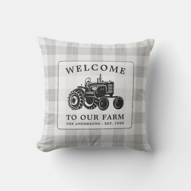 Välkomstfamiljens Namn Farm Tractor White Play Kudde (Framsida)